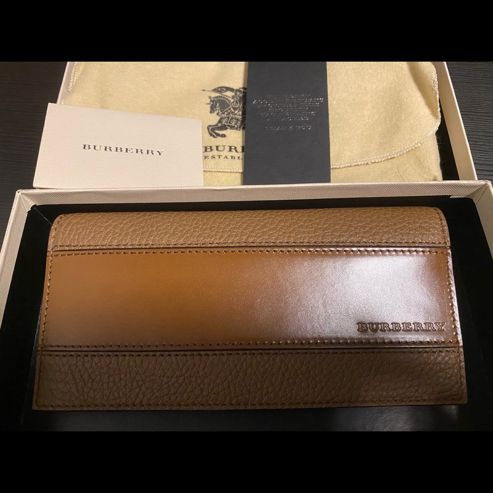 BURBERRY Leather Wallet